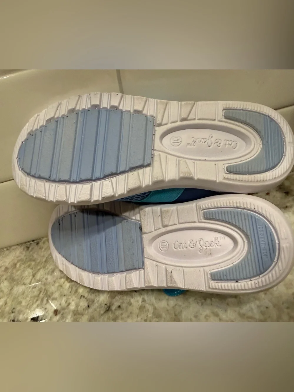 Cat & Jack Light Blue Mesh Water Shoes with Teal Strap Size 10 NWOT